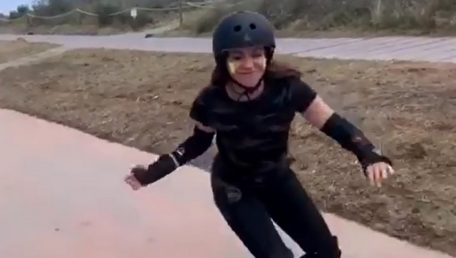 Шакира на скейте