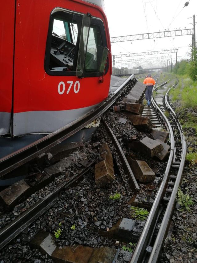 В Санкт-Петербурге столкнулись два товарных поезда