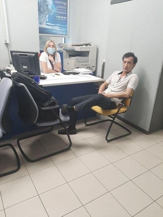 В Киеве в БЦ «Леонардо» неизвестный захватил заложников в офисе банка (7 фото + 2 видео)