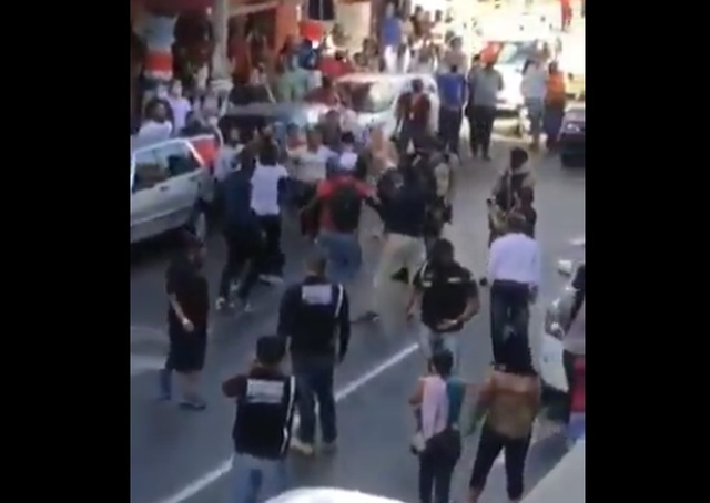 Бразильские полицейские не преклоняют колени