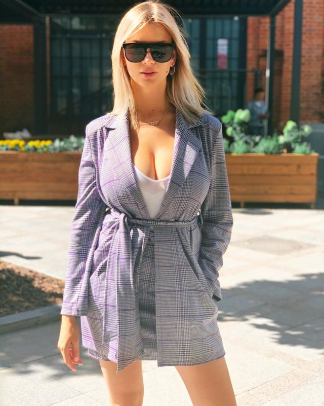 Студентка из России Тоня Давыдова запустила флешмоб "Big Tits Matter"