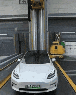 Замена батареек в автомобиле Tesla Model 3