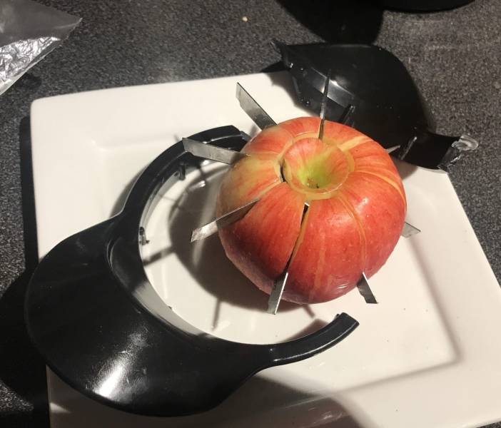 Устройство для нарезки яблок