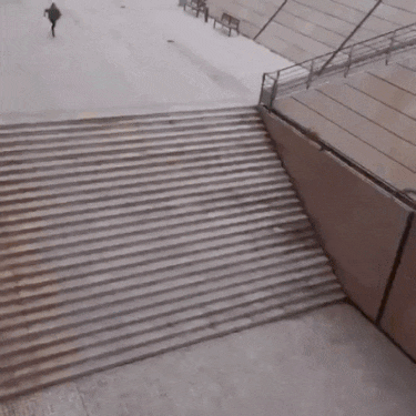 Прыжок с лестницы