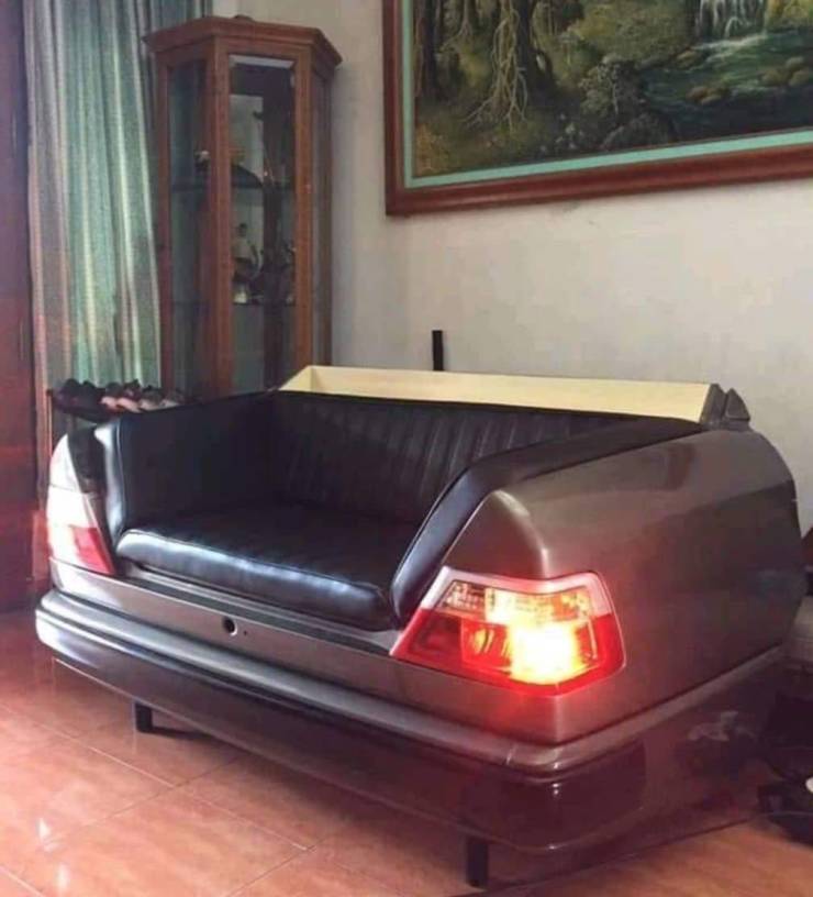 Диван из автомобиля