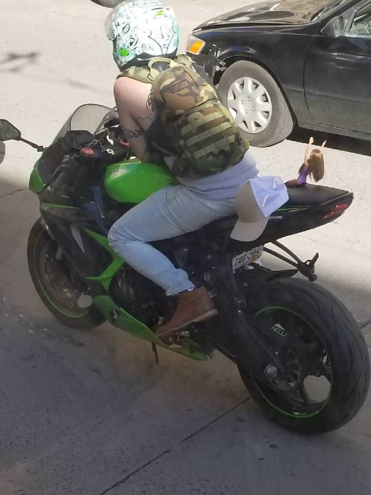 Кукла-пассажир мотоцикла