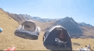 Улетевшая палатка