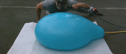 Лопнувший шарик с водой