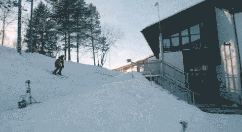 Крутой трюк на лыжах