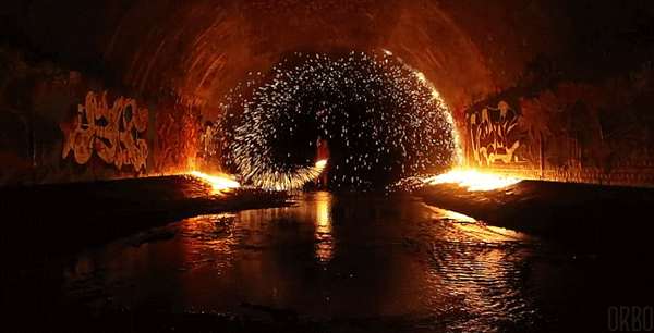 Фейерверк в тоннеле
