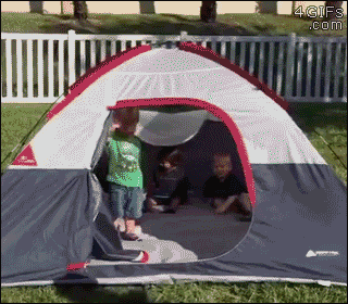 Дети в палатке