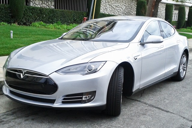 С начала 2021 года Tesla произвела свыше 184 тыс. электромобилей