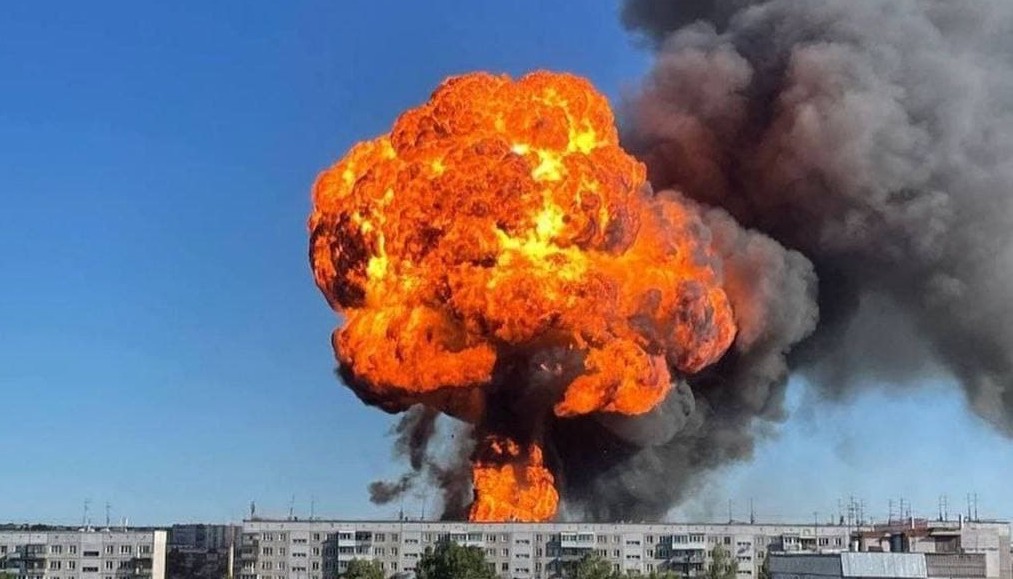 Взрыв на АЗС в Новосибирске попал на видео: пострадало шесть человек (2 фото + 2 видео)