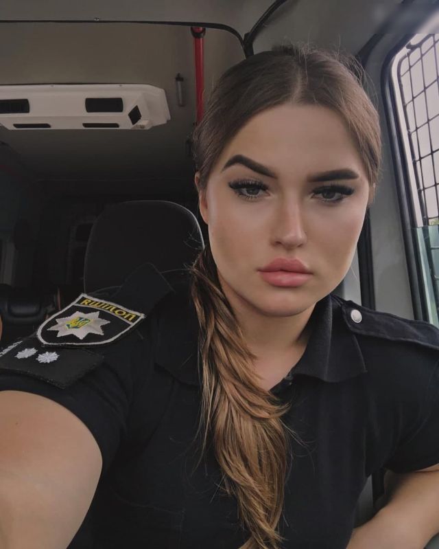 Наталья Полосенко - обычная девушка-полицейская из Украины