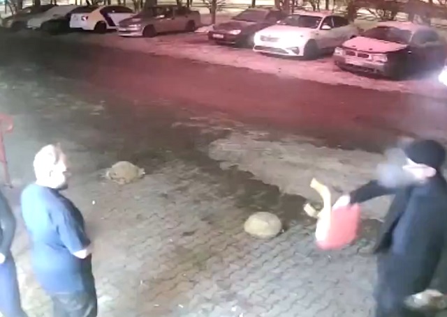 В Москве парень решил сжечь охранников клуба