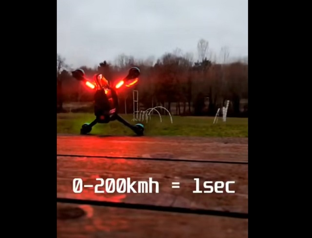 Разгон дрона до 200 км/ч за секунду