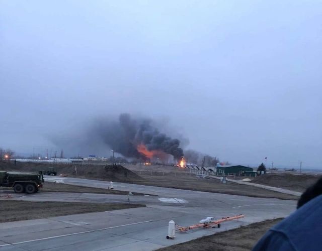 В Ростовской области на военном аэродроме в Миллерово произошёл пожар