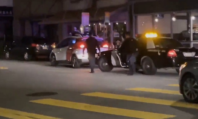 в Сан-Франциско полицейским пришлось гоняться за машиной на автопилоте