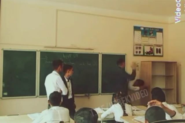 В Узбекистане сельский учитель избил ученика
