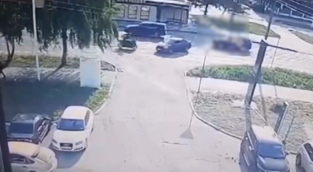 В Нижнекамске мотоциклист врезался в автомобиль