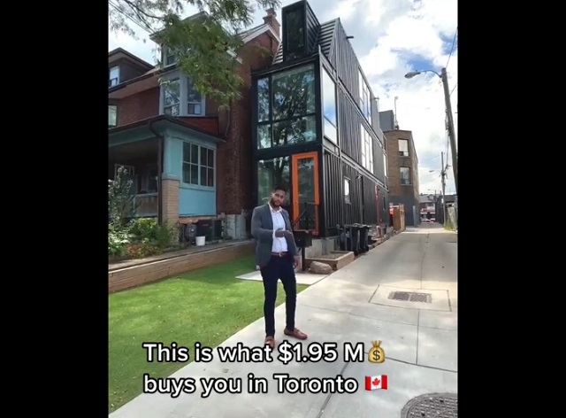 Узкий дом в Торонто за 2 миллиона долларов