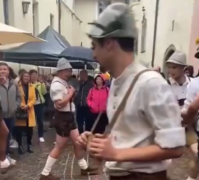 Шуплаттлер - забавный традиционный танец в Австрии