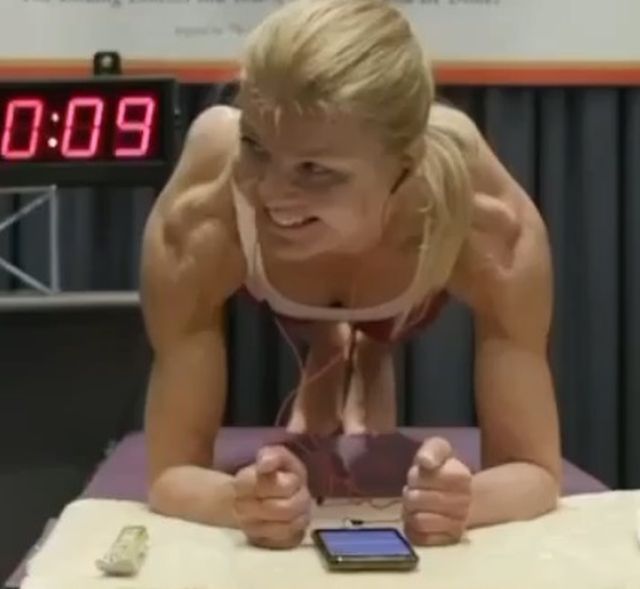 Дана Гловацка установила мировой рекорд по стоянию в планке среди женщин
