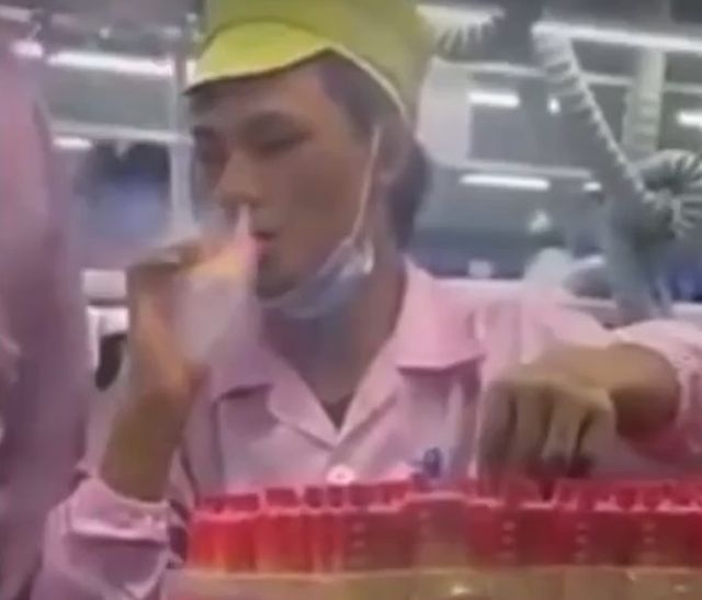 Как тестируют электронные сигареты на одном китайском заводе