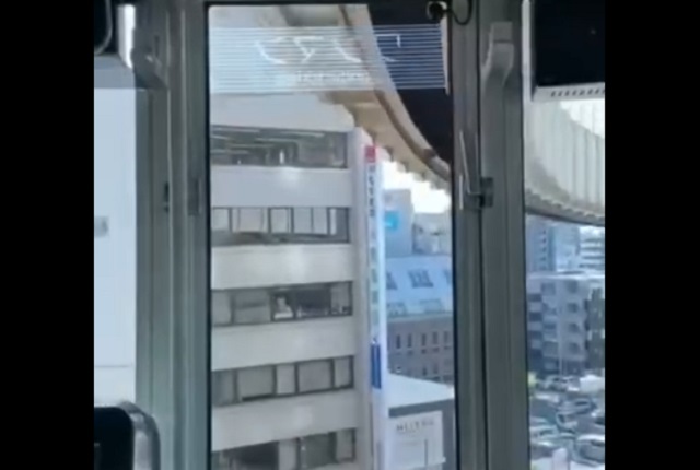 Как выглядит поездка на монорельсах в японском городе Тиба