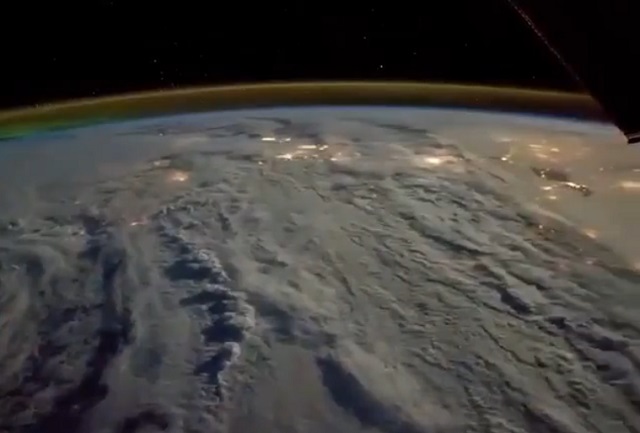 NASA опубликовала красивое видео с ночными пейзажами Земли