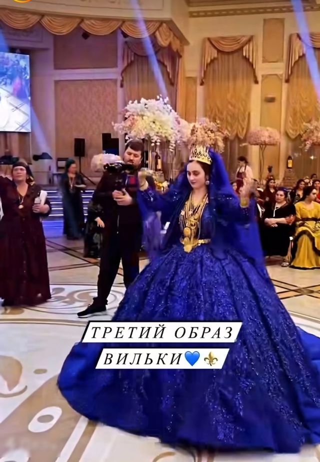 Ничего необычно, просто скромная свадьба цыган в Ярославле (8 фото + видео)