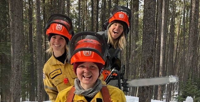 Женщины-пожарные