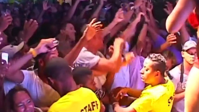 танцевальное шоу в Бразилии