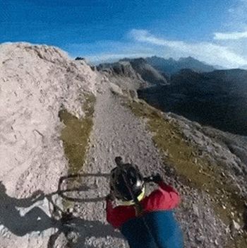поездка на велосипеде в горах