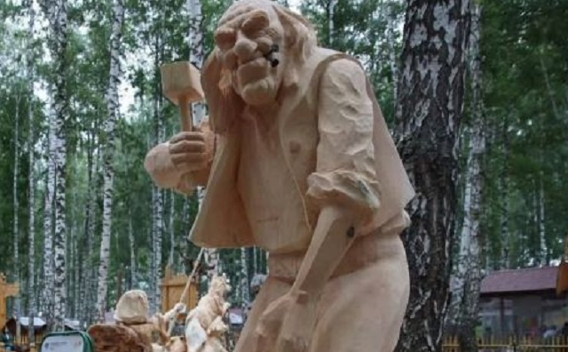 скульптура папы Карло