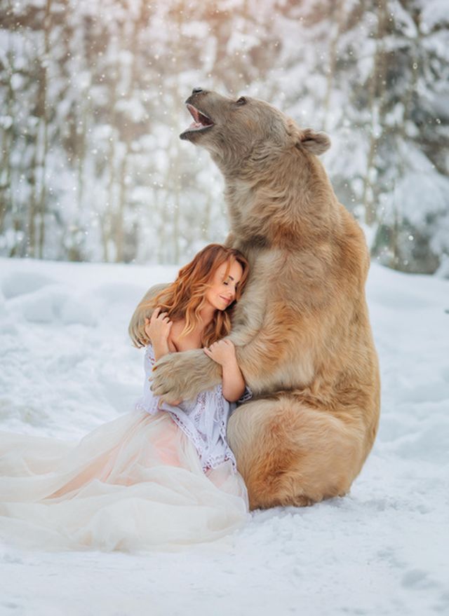 Певица МакSим снялась в фотосессии с медведем