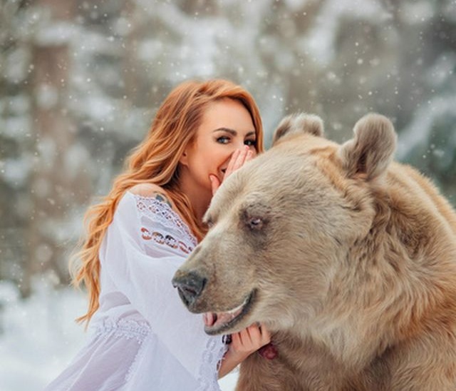 Певица МакSим снялась в фотосессии с медведем