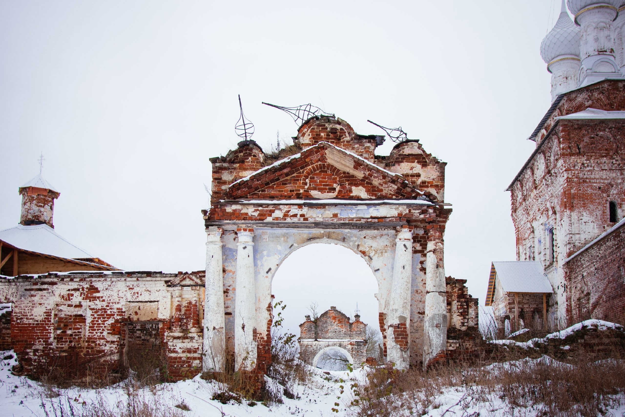Заброшенные объекты, построенные в СССР (19 фото)