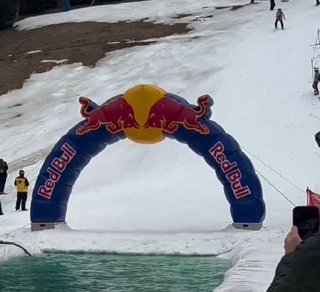 закрытие горнолыжного сезона в Нью-Йорке от Red Bull