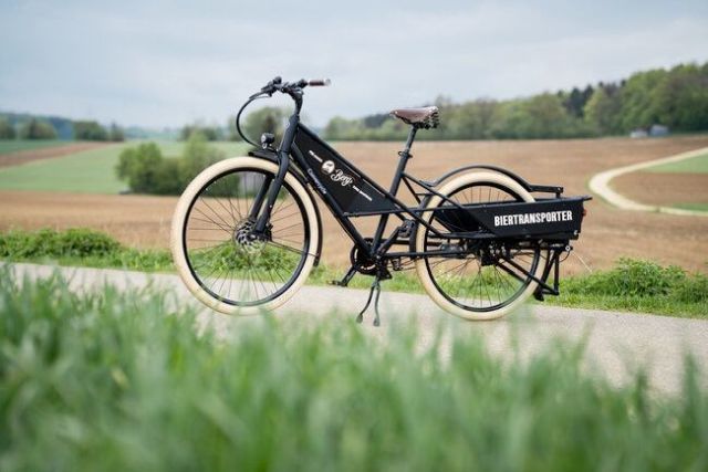 "Пивотранспортёр": в Германии создали велосипед для любителей пива (3 фото + видео)