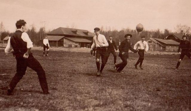 История становления любительского футбола в мире