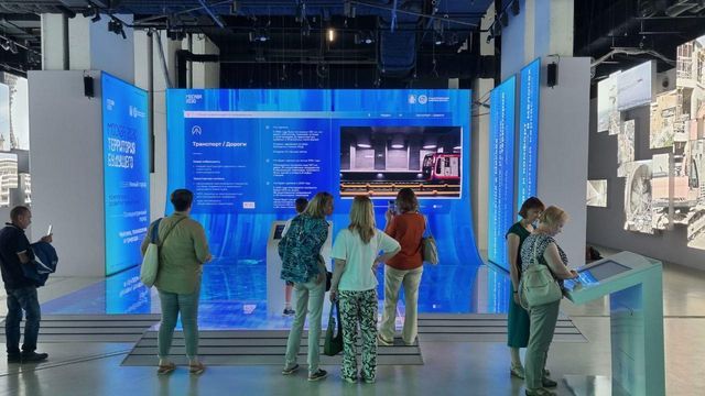 Стройка и нейросети: как мы сходили на фестиваль “Москва 2030” Стройка и нейросети: как мы сходили на фестиваль “Москва 2030”