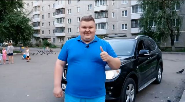 Нейроcеть попросили показать счастливого владельца китайского авто