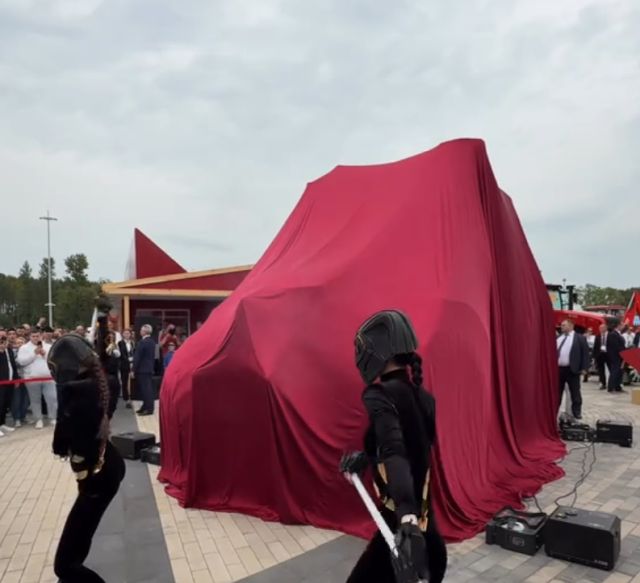 Презентация нового трактора в Беларуси Презентация нового трактора в Беларуси