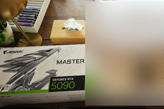 Парень купил видеокарту RTX 5090 на Amazon