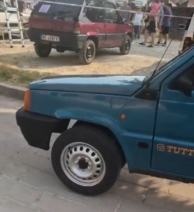 В Италии собрали самый узкий автомобиль в мире