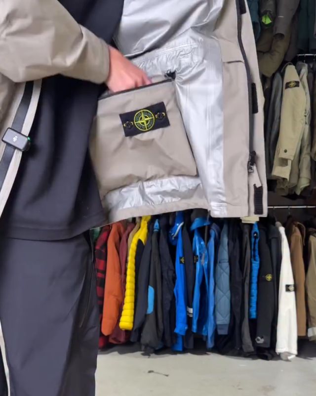 Stone Island создали гибрид куртки с брюками Stone Island создали гибрид куртки с брюками
