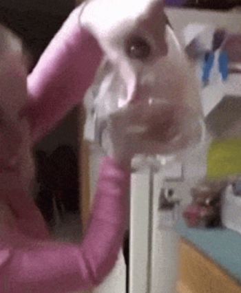 Нелепый фейл девушки на кухне