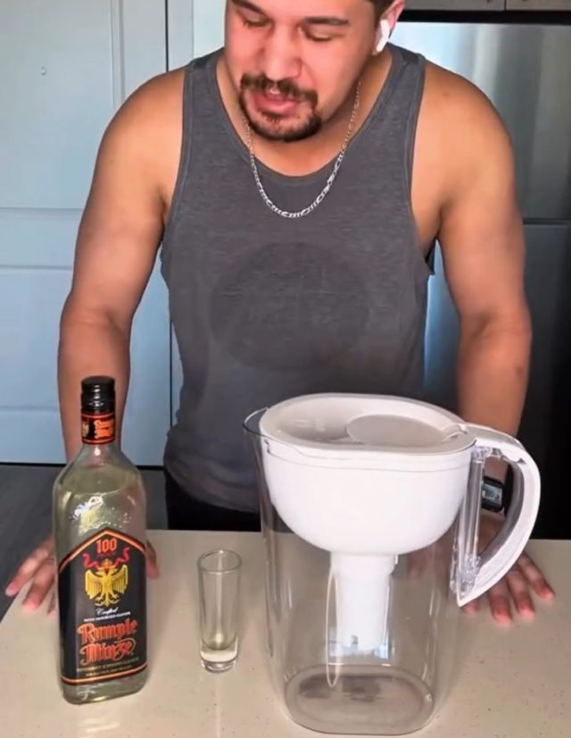 Фильтр для воды улучшает вкус алкоголя