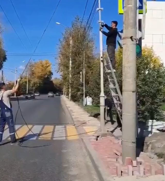 Эпичное падение рабочего с лестницы